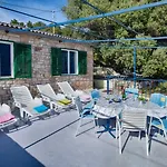 House Paradiso * Vis