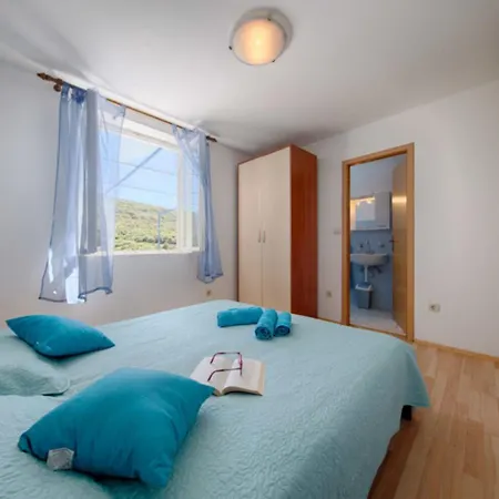 House Paradiso Vis