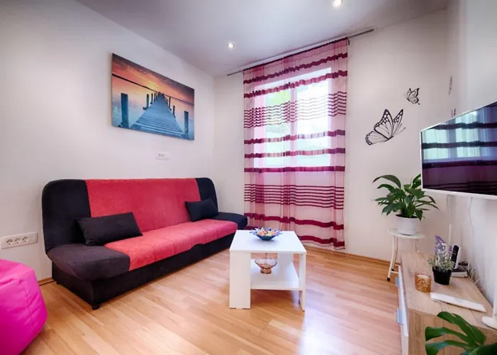 House Paradiso بيت للعطل *